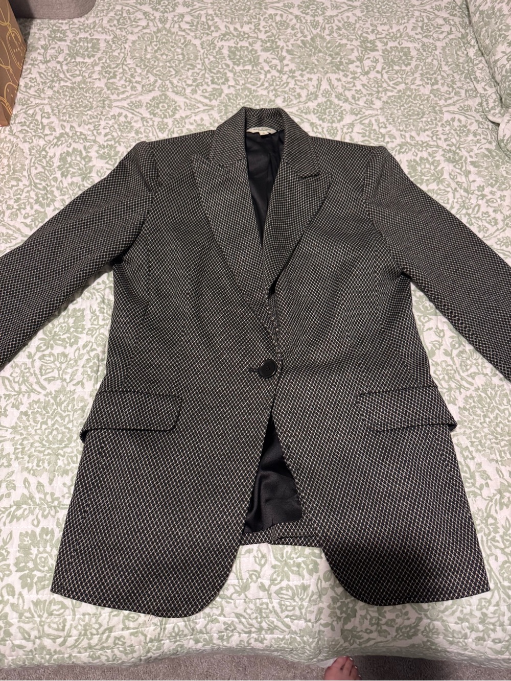 Women’s Black & Gray Patterned Single-Button Blazer Set